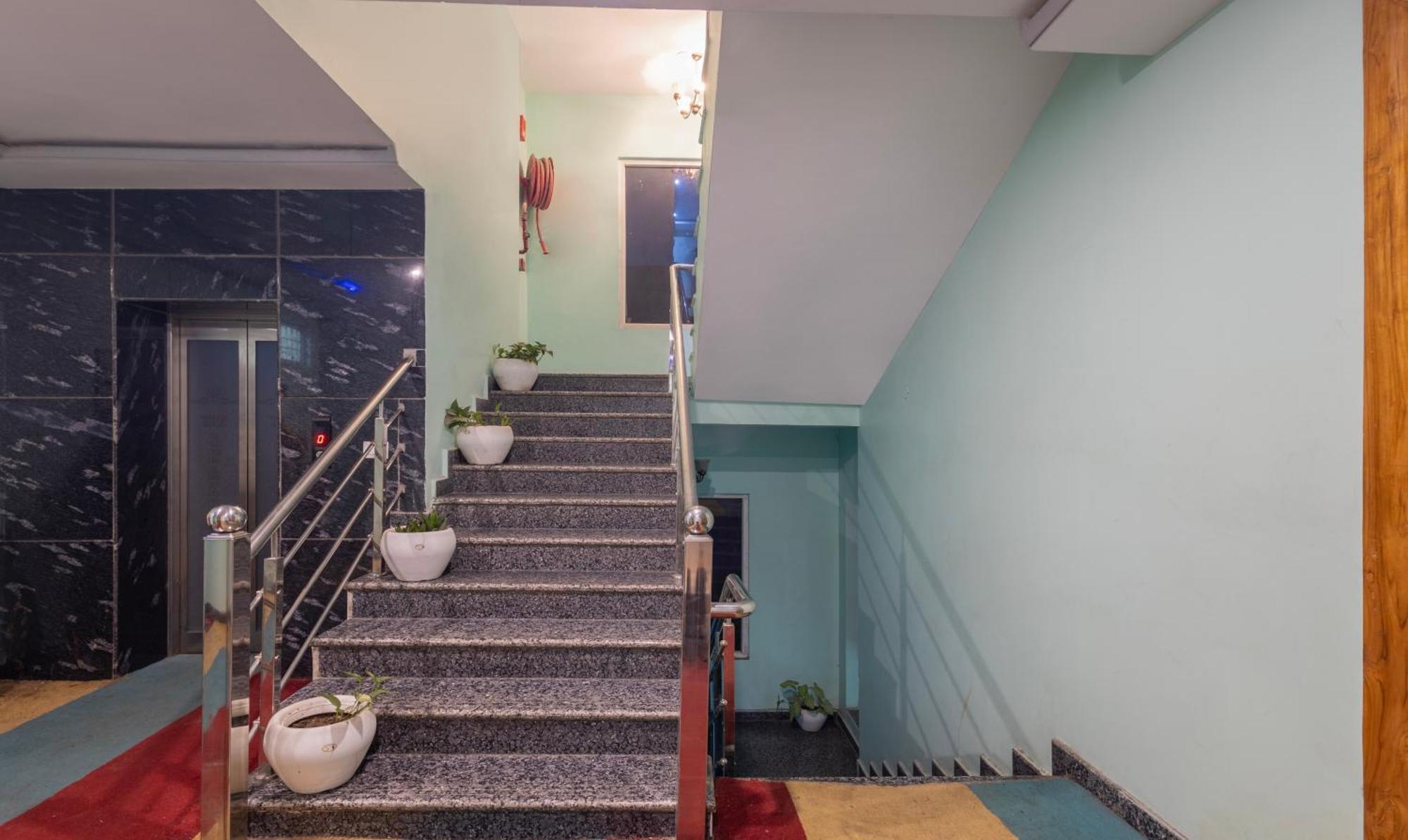 Treebo Shakuntalam, Near Lucknow Airport Hotell Eksteriør bilde